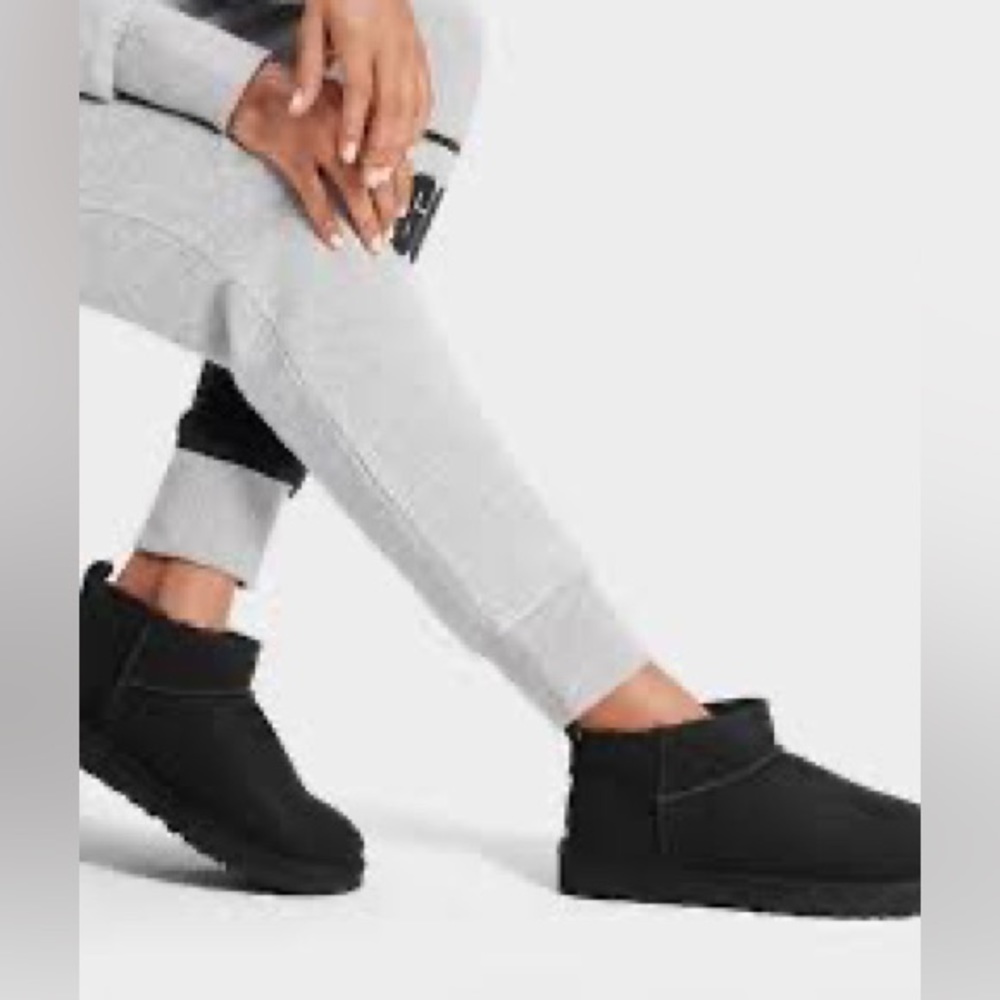 NIB UGG ultra mini boot Black size 8 women’s